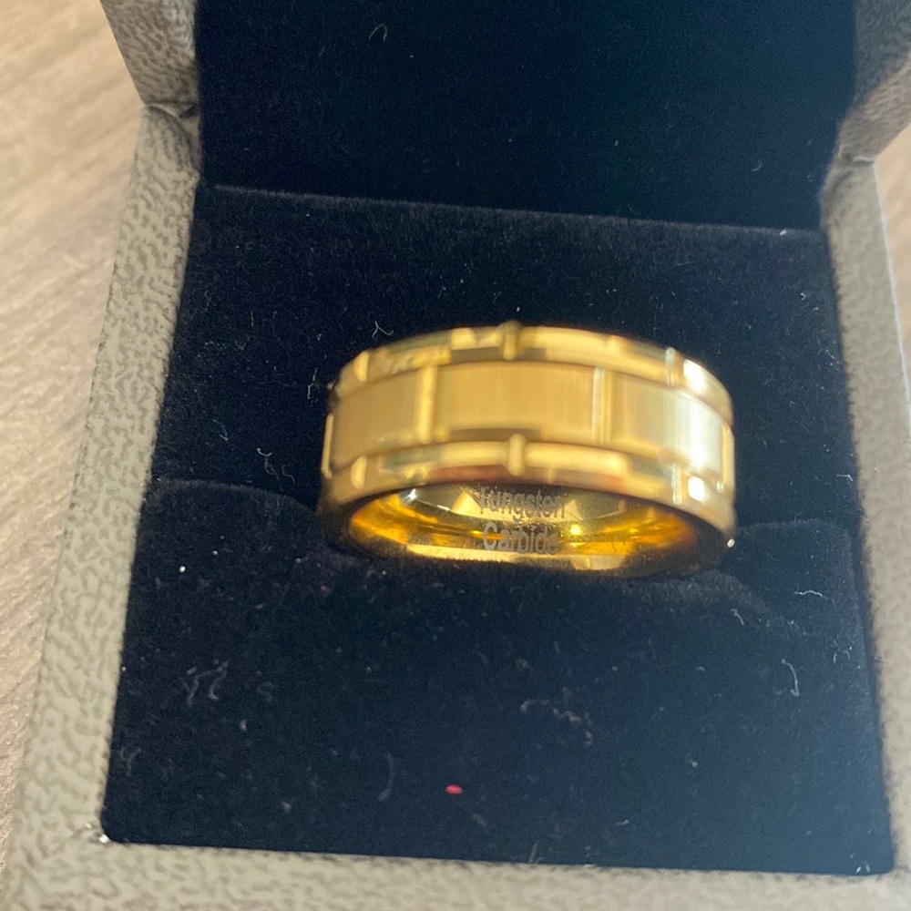 Tungsten ring for Men Gold wedding band Size 7
